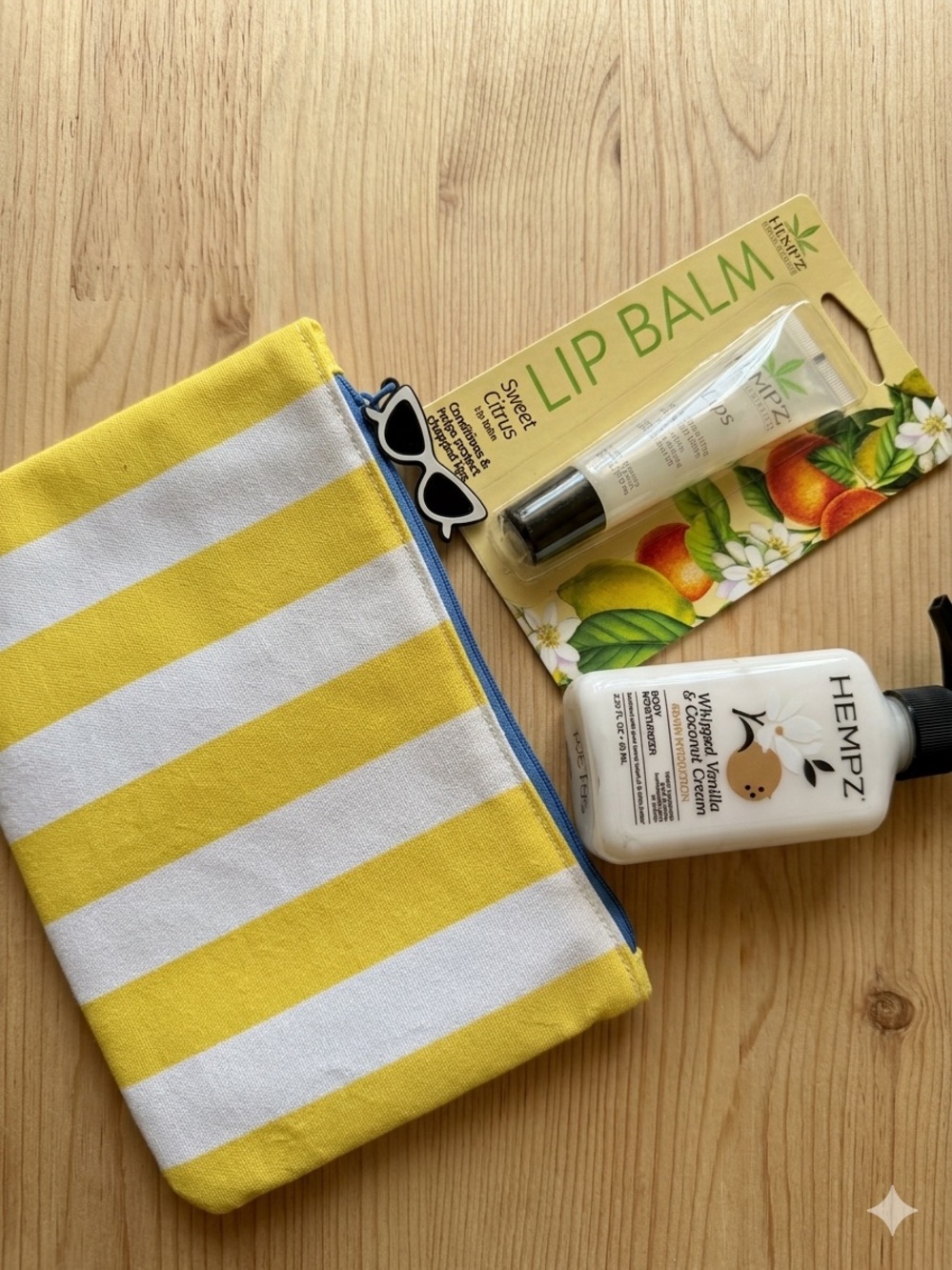 Ipsey bag & Hempz Sweet Citrus Lip Balm & Whipped Vanilla Body lotion - Picture 2 of 3